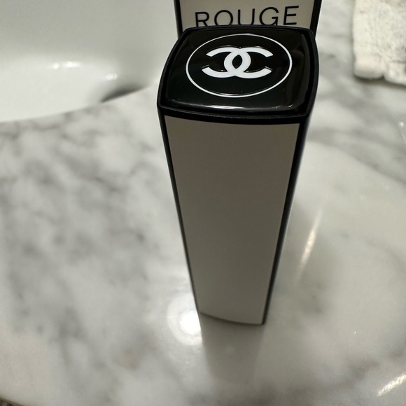 Chanel lipstick - Picture 6 of 7